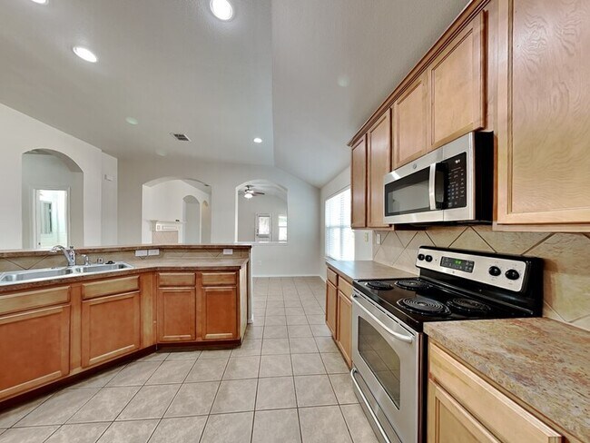 Building Photo - 9100 Lockhart Dr