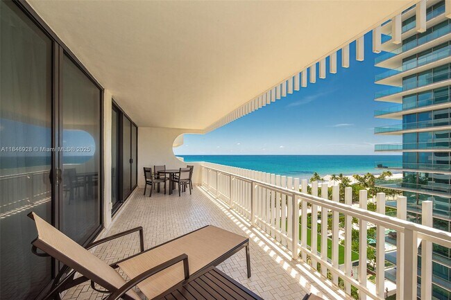 Primary Photo - 10205 Collins Ave
