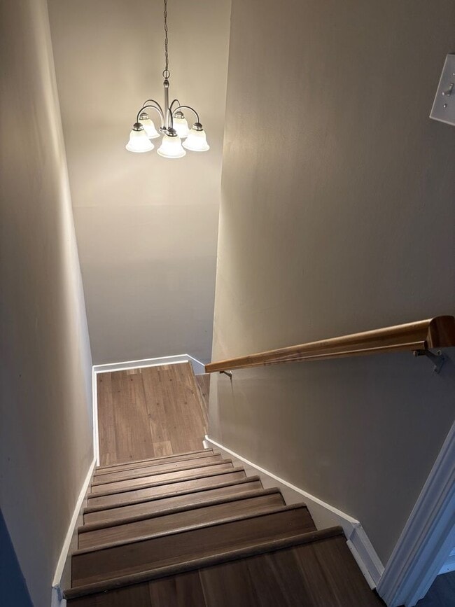 Building Photo - Beautiful 2 story townhome available in Asheboro!