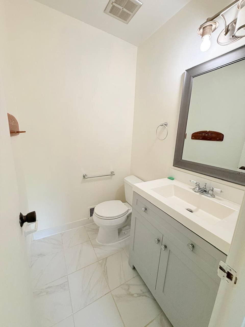 Building Photo - 4240 Embassy Dr