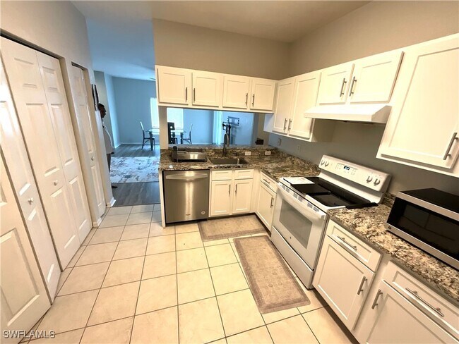 Building Photo - 6490 Aragon Way