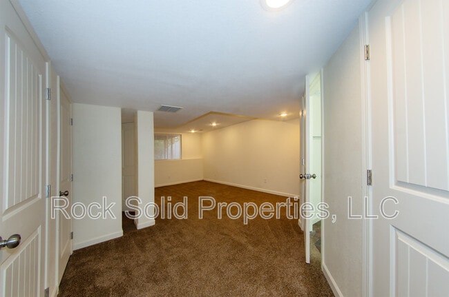 Building Photo - 6963 Countryside Ave