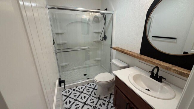 Building Photo - Concord Beautiful 3 bedroom 3 bathroom fully updated townhome, gated community!