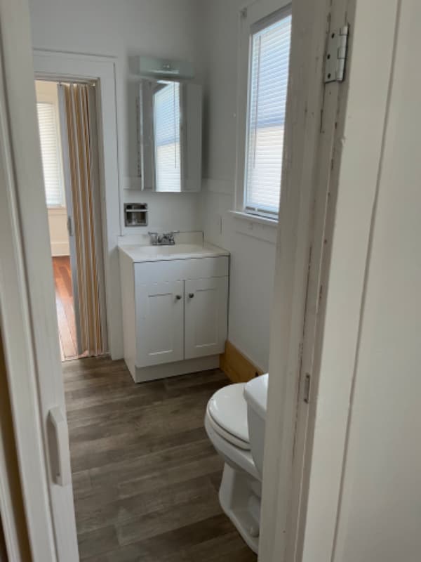 Building Photo - 520 Somerset Ave