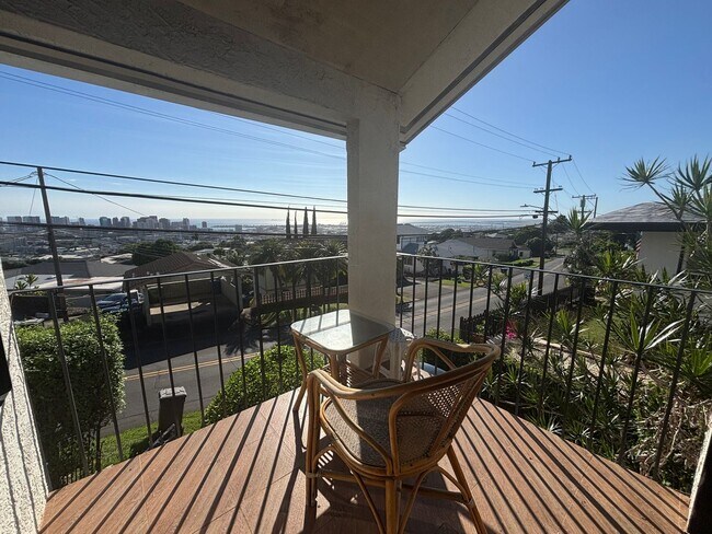 Building Photo - 1055 Alewa Dr