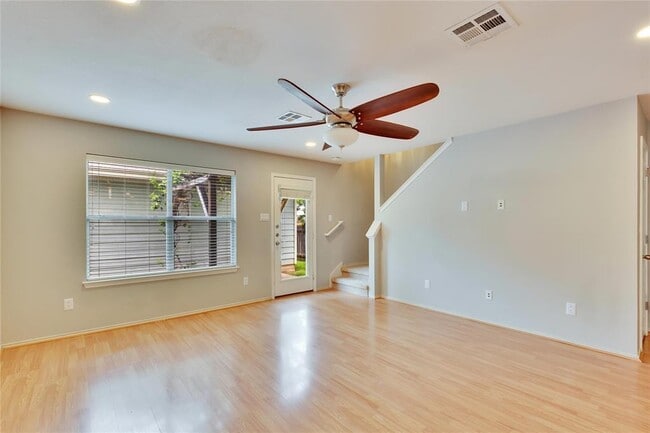 Building Photo - 2212 Melissa Oaks Ln