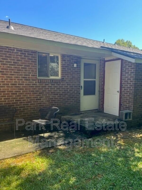 Building Photo - 114 Bim St