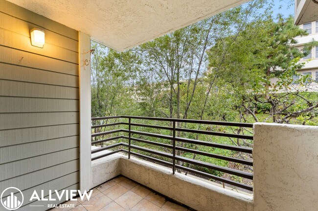 Building Photo - Fully Furnished Condo (2 Bed/2 Bath + Den) Nestled in the Coveted Newport Heights Community!