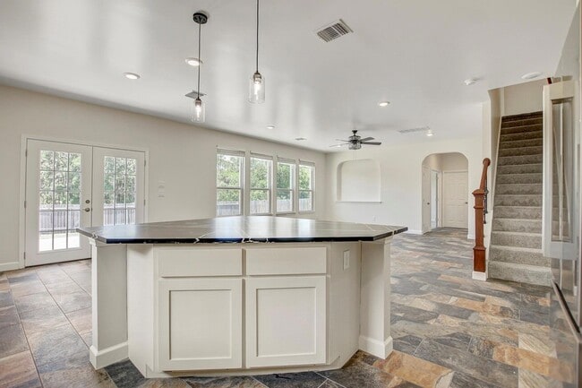 Building Photo - 309 Camperdown Elm Dr