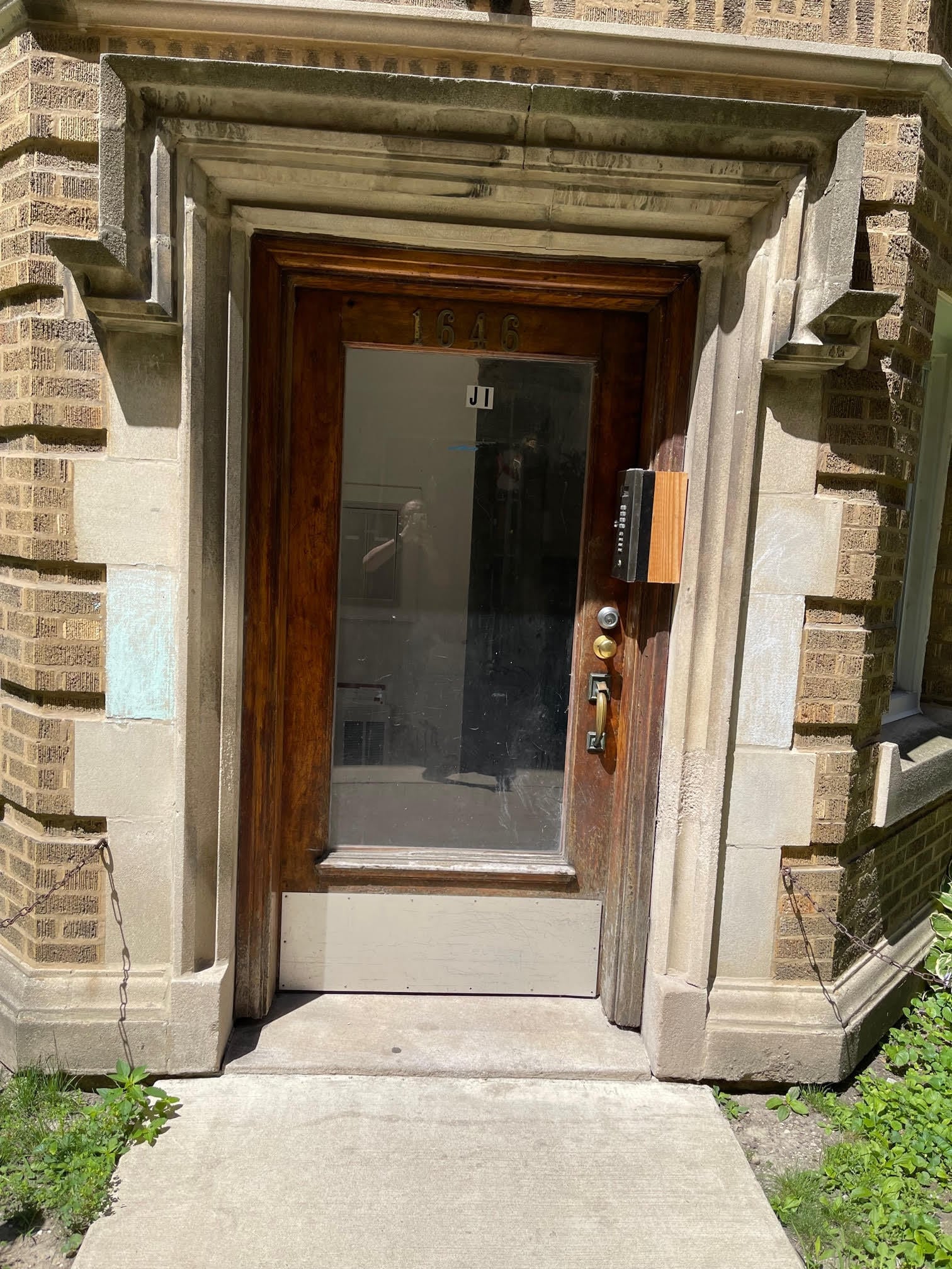 Building Photo - 1640 W Pratt Blvd