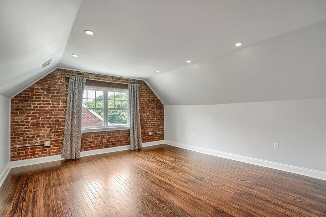 Building Photo - 57 Highwood Terrace