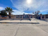 Building Photo - West El Paso 4 bed refrig A/C Home