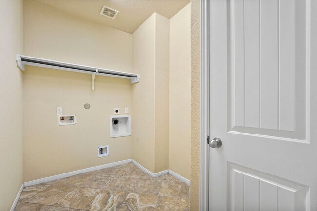 Building Photo - 115 Meadow Valley Dr