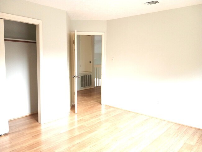 Building Photo - 16355 Flint Run Way
