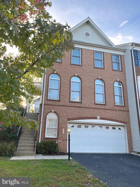 Building Photo - 209 Misty Pond Terrace