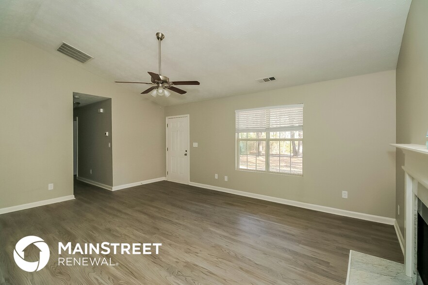 Building Photo - 135 Bond Dr