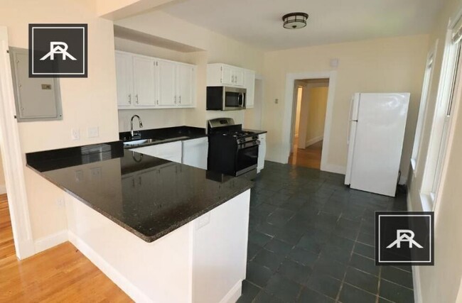Building Photo - 4 bedroom in Cambridge MA 02140