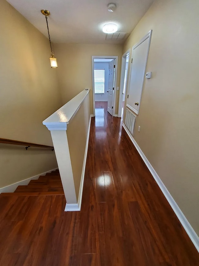 Building Photo - Available Now! Spacious 3 bedroom 2 bathroom home!!!