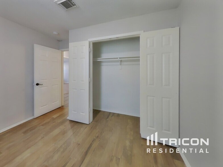 Building Photo - 22823 Sugar Bear Dr