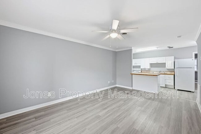 Building Photo - 320 N Key St