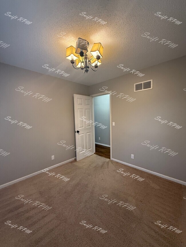 Building Photo - 1354 S Brentwood Dr
