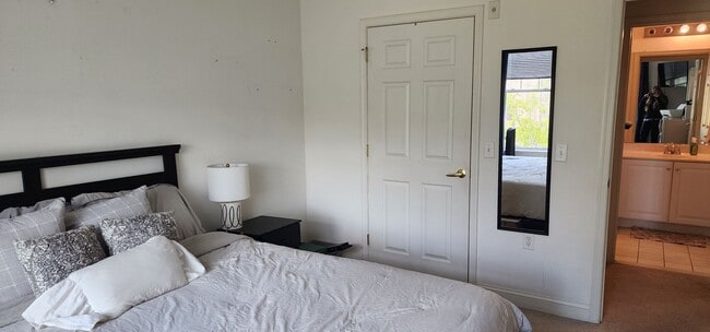 Building Photo - The Grande in Conshohocken condo available...