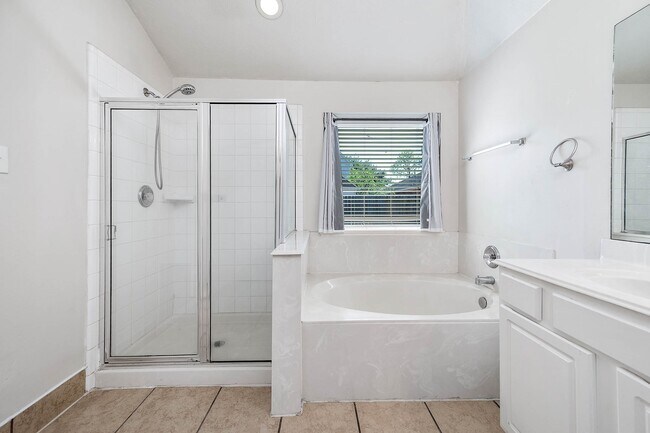 Building Photo - 3347 Pebble Beach Ln