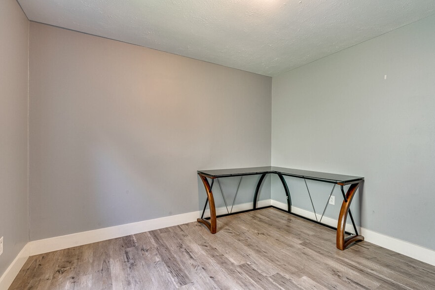 Building Photo - 279 Stones River Rd