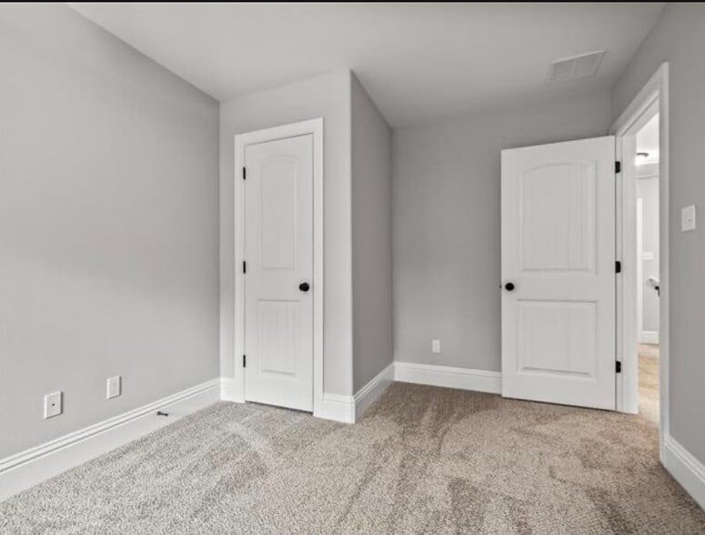 Building Photo - 10 Old Courthouse Way