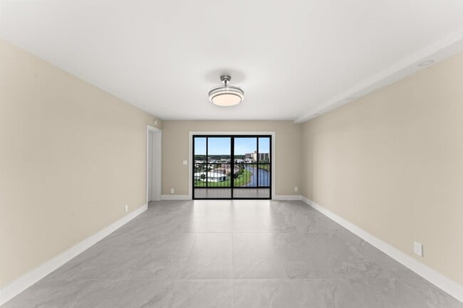 Building Photo - 14476 Amberly Ln