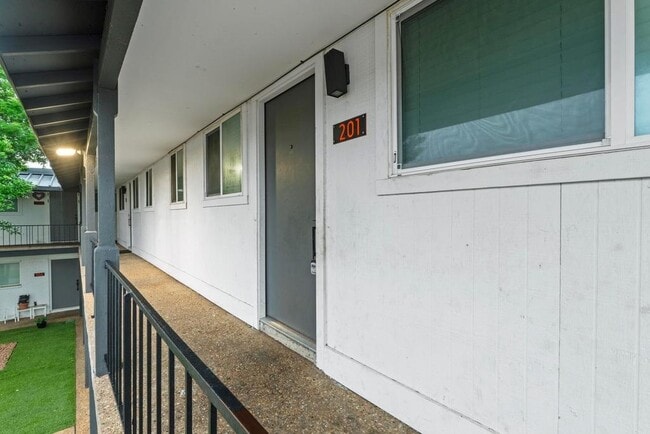 Building Photo - 7929 Gault St
