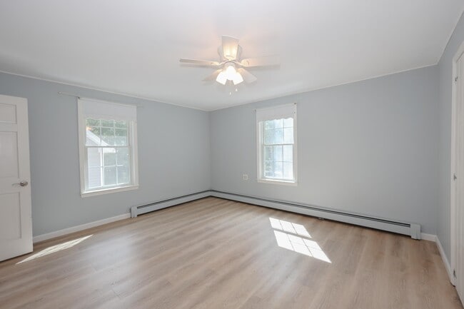 Building Photo - 55 Holbrook Hill Rd