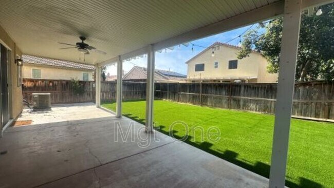 Building Photo - 15379 Avenida Fiesta