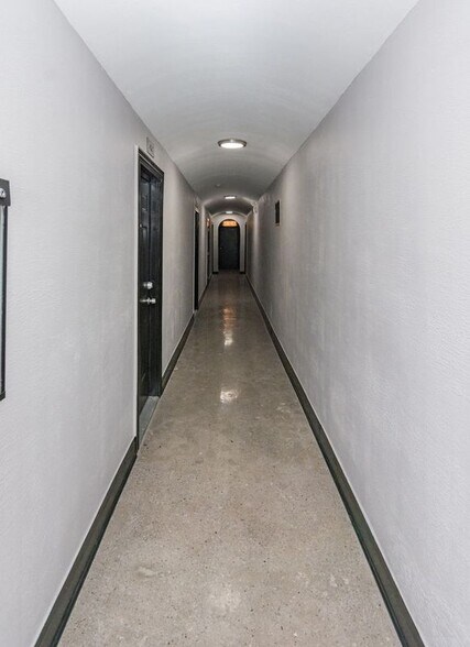 Building Photo - 7147 S Jeffery Blvd