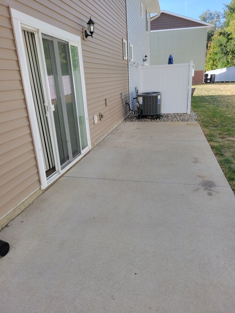 Building Photo - 1859 Red Bertrand Ct