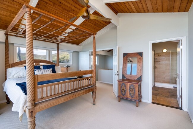 Building Photo - Enjoy Cool Breezes And Dazzling Views Of The Ocean Below At This Private, 4 Bedroom, 3.5 Bath Lan...