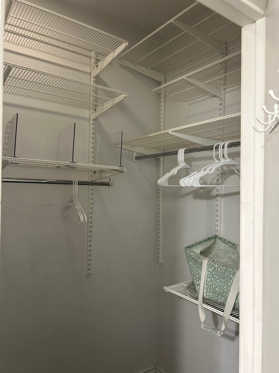 walk in closet - 3913 N Virginia Rd