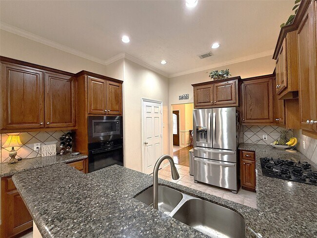 Building Photo - 1446 Sherwood Park Cir