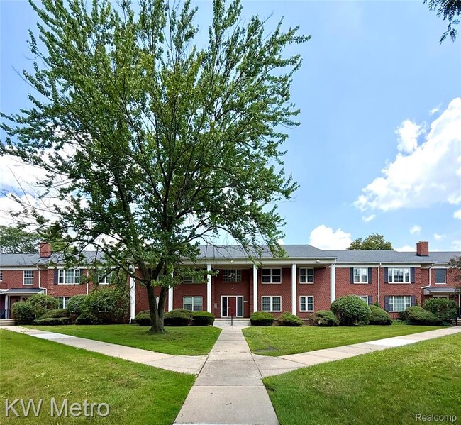 Building Photo - 27654 Echo Valley W