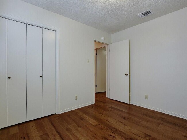 Building Photo - 4703 Rosedale Ave