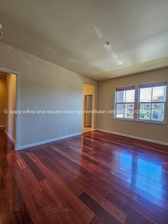 Building Photo - Well Designed Condo at Gardens at Thyme Square - Two Bedrooms and a Bonus Room - Atrium