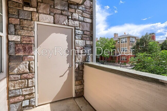 Building Photo - 15455 Canyon Rim Dr
