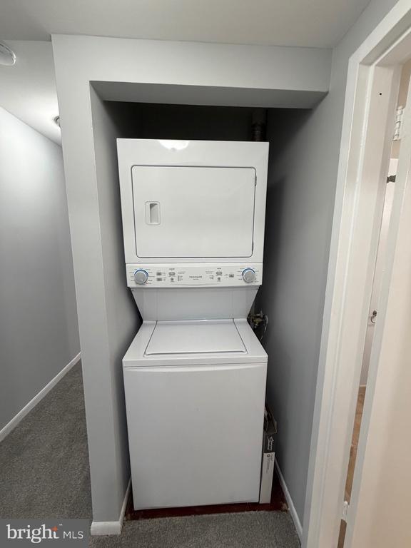 Building Photo - 10122 Campus Way S