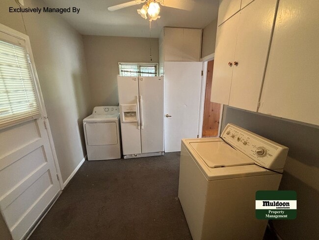 Building Photo - Available Now! Main Level Living, Close to Ft Carson. 1  pet large or small dog  ok