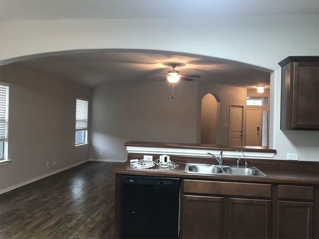 Building Photo - 313 Dragon Ridge Rd