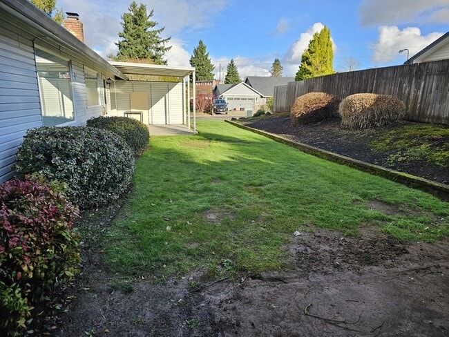 Building Photo - 11019 NW 33rd Ave