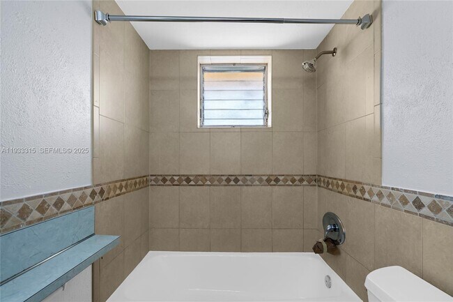 Building Photo - 1300 NE 191st St