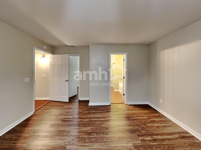 Building Photo - 2011 Aldbury Ln