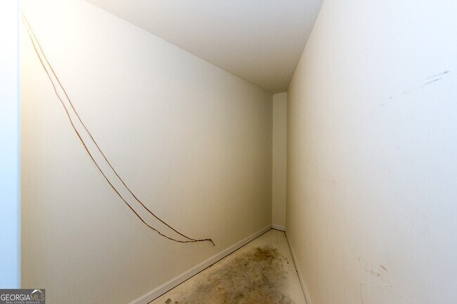 Building Photo - 5166 Wheeler Dr