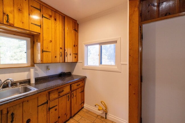 Building Photo - 2242 Deep Creek Dr
